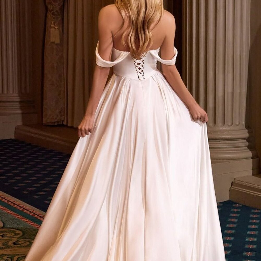 Off shoulder wedding dress.Off white lace up back bridal gown,destination, - Picture 4 of 6